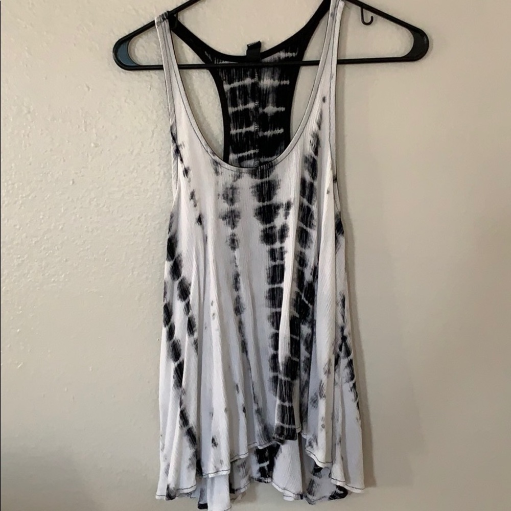 Black and white printed tank top